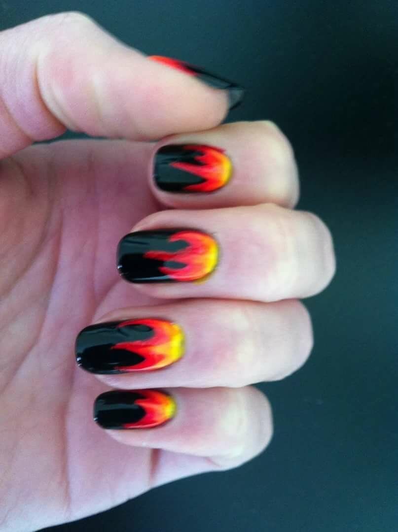 Маникюр пламя
