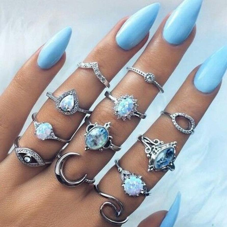 Однотонные голубые ногти длинные
