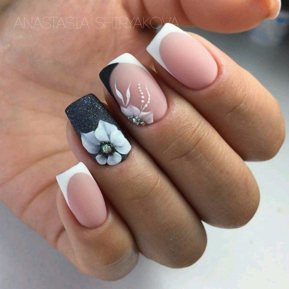 Лепка на ногтях с розовыми цветами