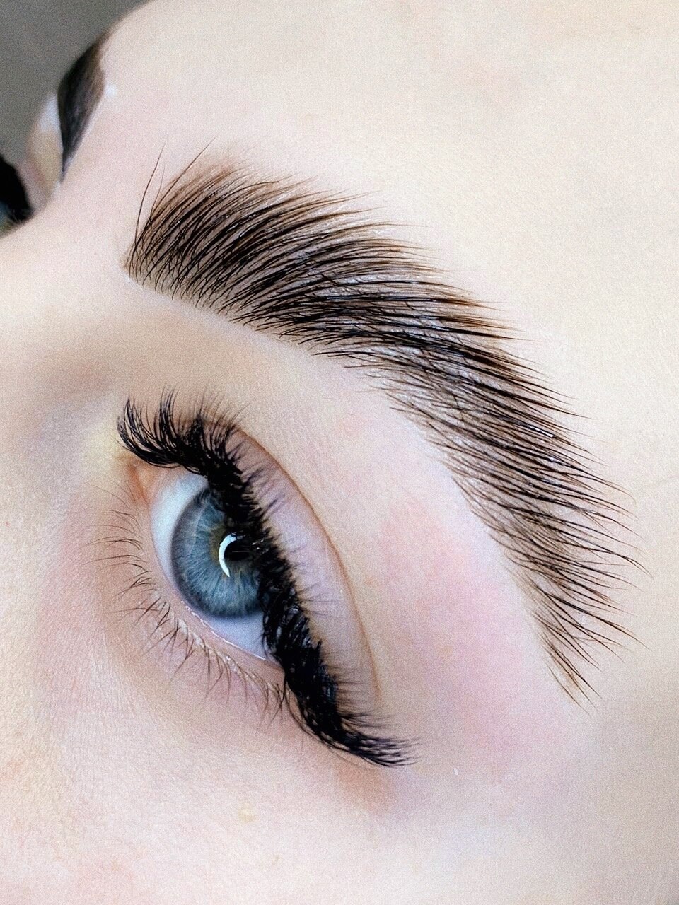 Тройной объем наращивание ресниц