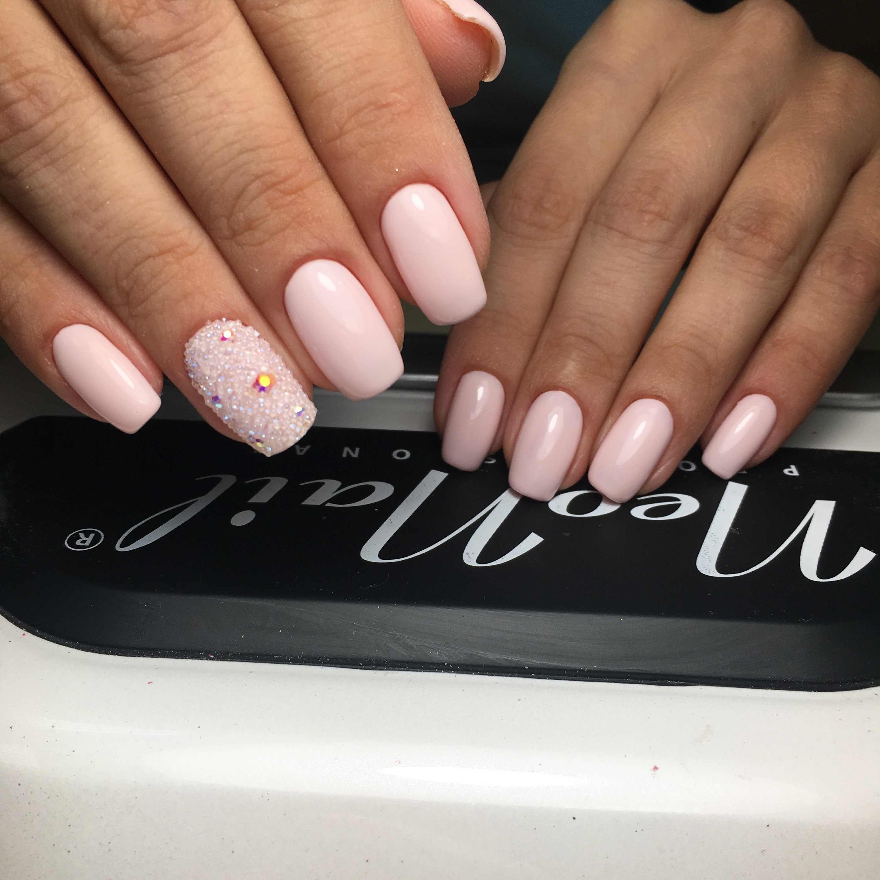 Маникюр Ростов на Дону. Маникюр улица Корешкова. TN маникюр Ростов. Zlobina Nails Studio.