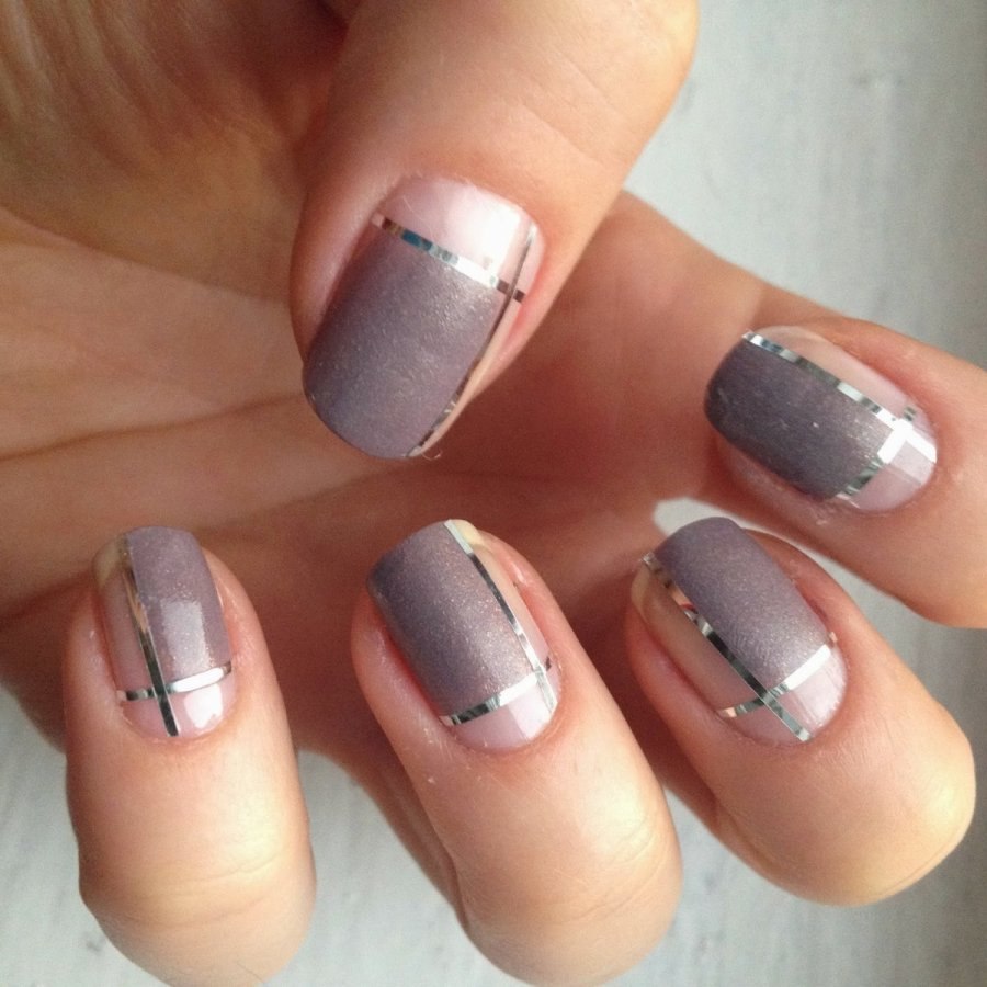Маникюр с полосками