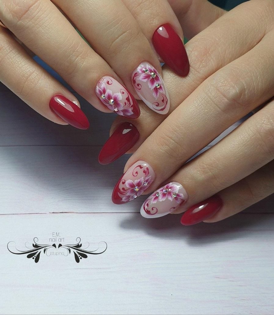 Ногти френч белый с черным