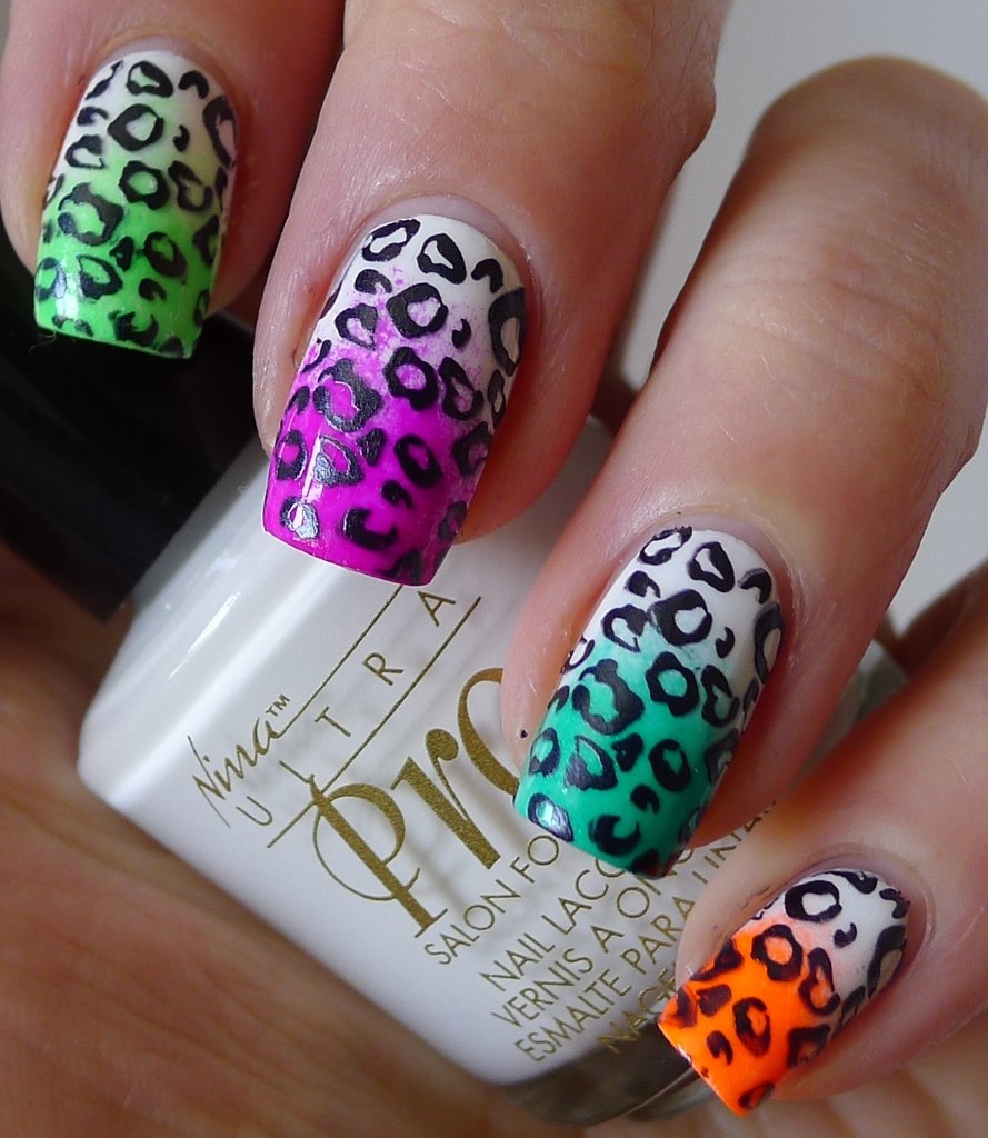 Яркий маникюр со стемпингом (76 фото)