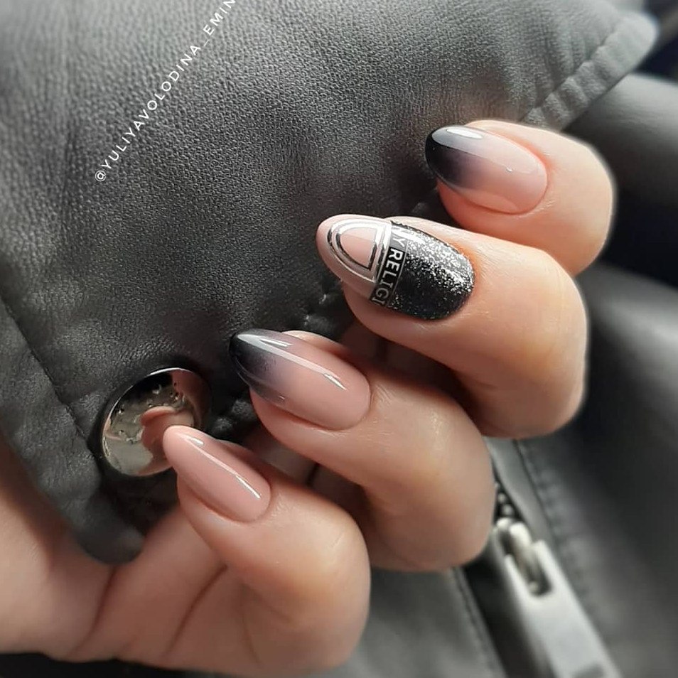 Маникюр квадратные ногти короткие темные
