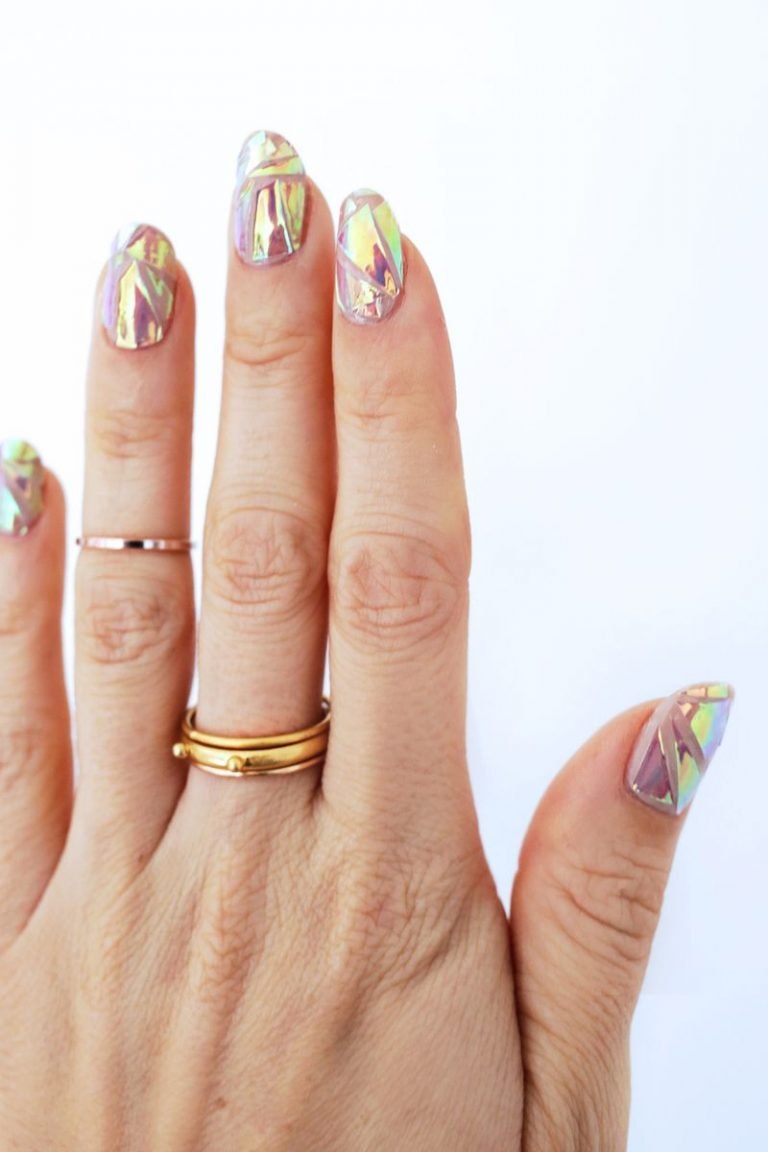 Золотистые ногти