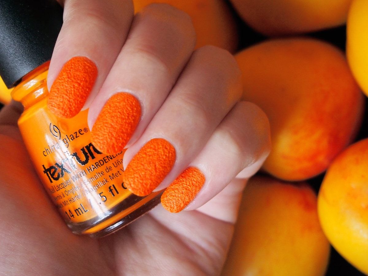 She likes oranges. Оранжевый маникюр. Ногти оранжевого цвета. Маникюр с оранжевым цветом. Яркие оранжевые ногти.