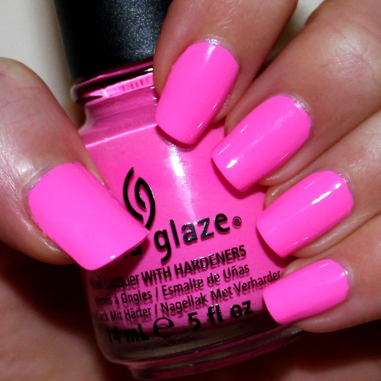 Лак color gel. China Glaze гель лак. Лак розовый. Розовый лак для ногтей. Розовый лак яркий.