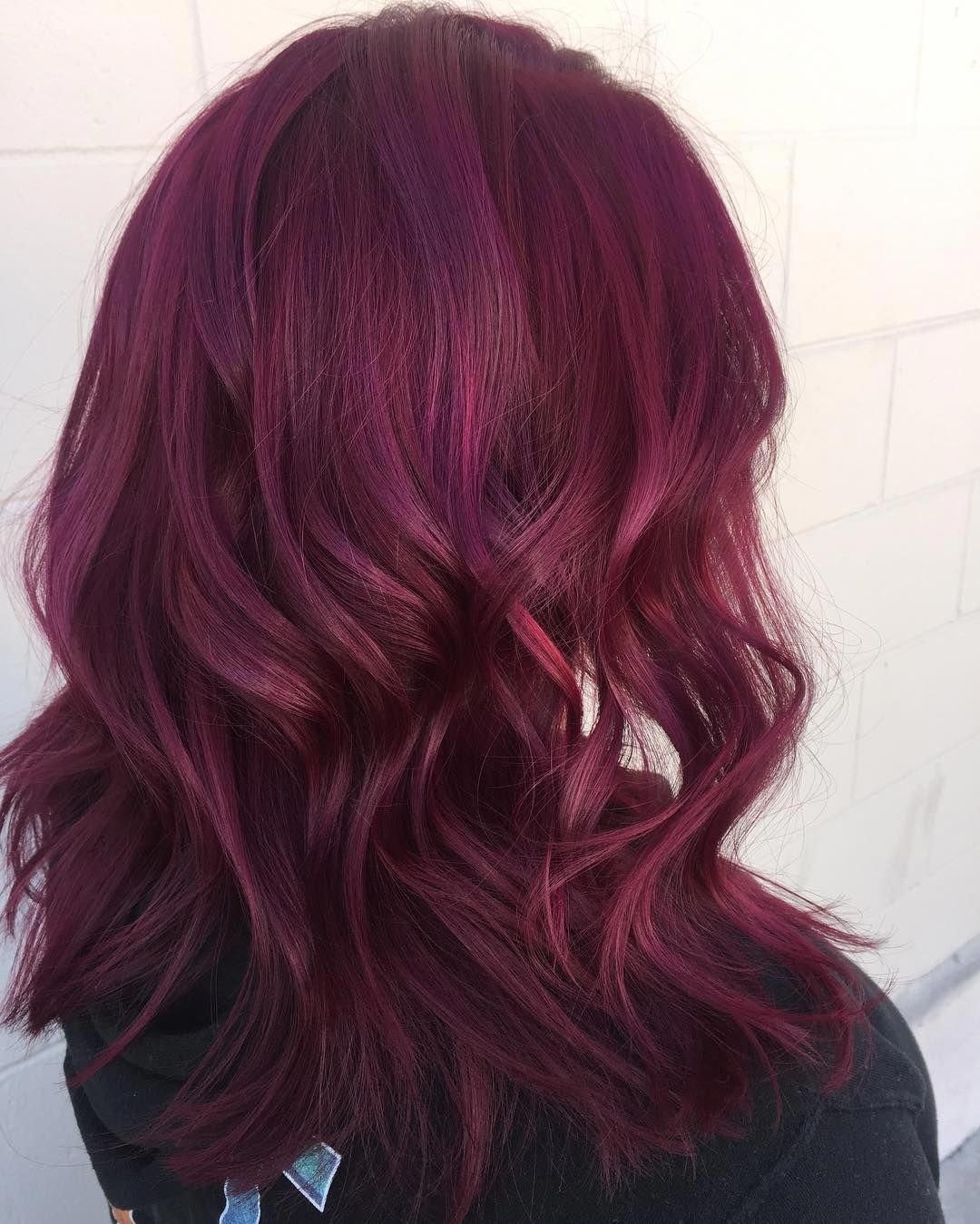 Темно розовая краска. Бордовые волосы. Малиновые волосы. Красно малиновый цвет волос. Бордово малиновый цвет волос.