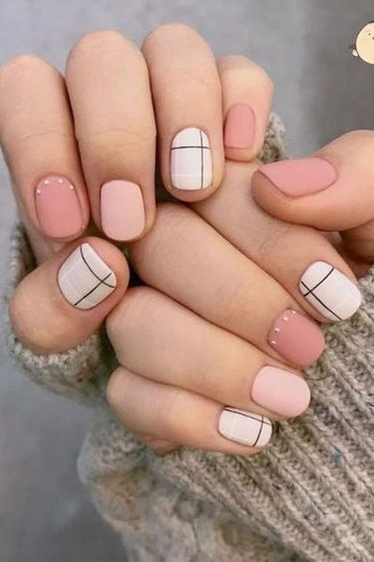 Нежный маникюр на короткие