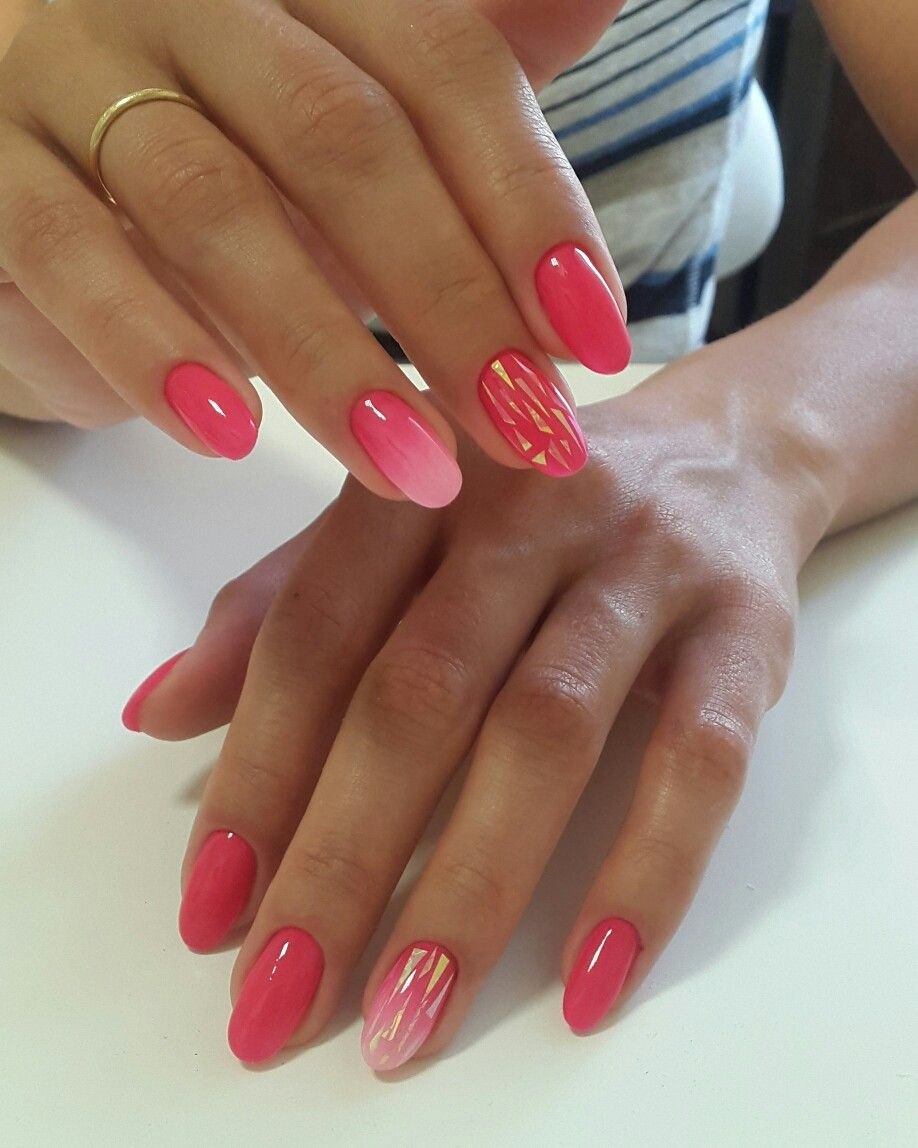 Красный маникюр