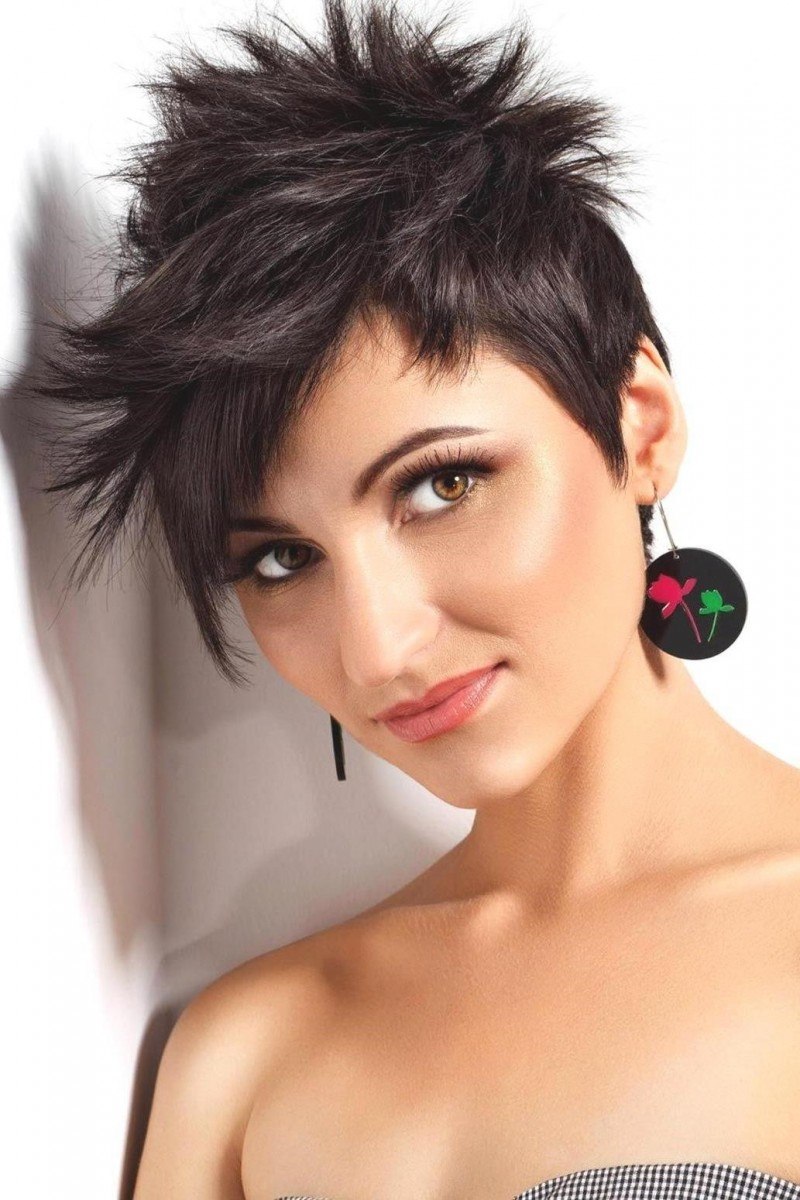 Стрижка сэссун Боб каре