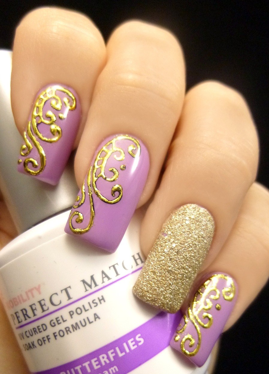 Маникюр золото