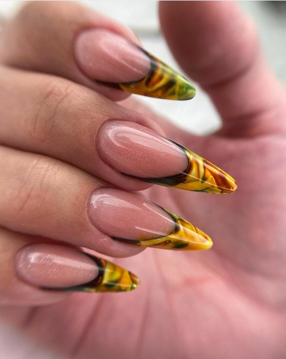 Черный выкладной френч на ногтях (56 фото)