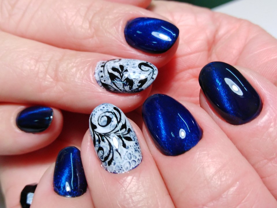 Синий кошачий глаз маникюр