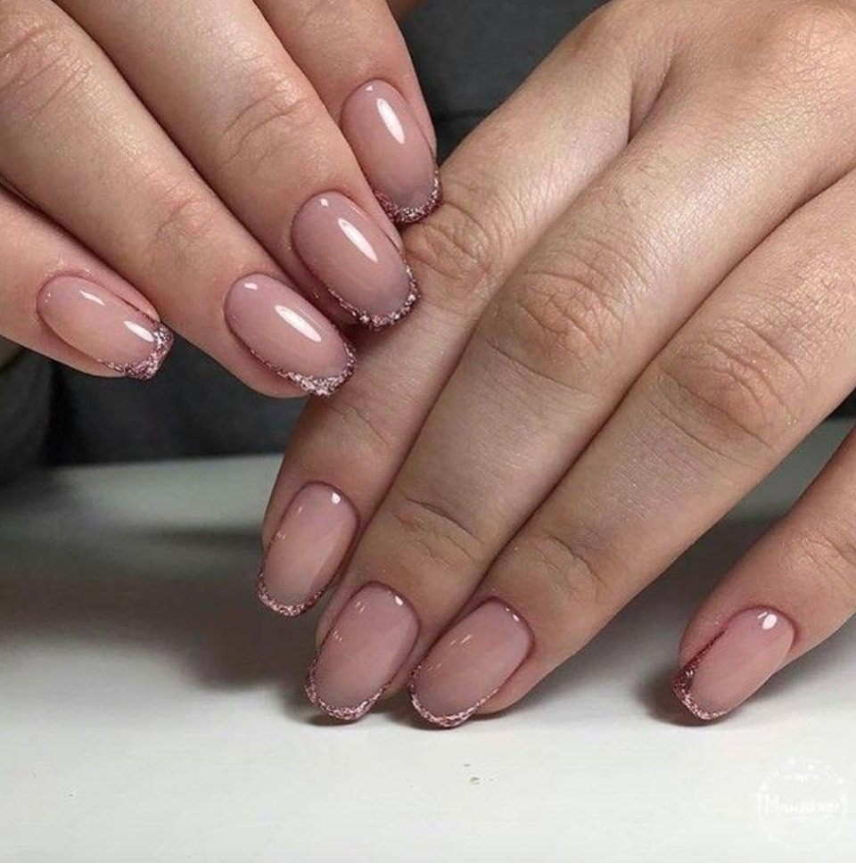 Красивый френч на короткие ногти