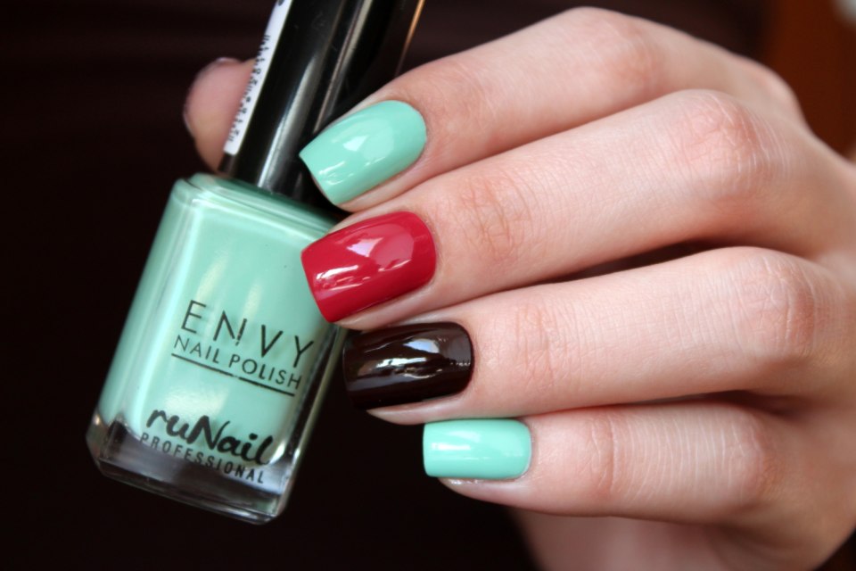 Sally Hansen Pixie Peach 328