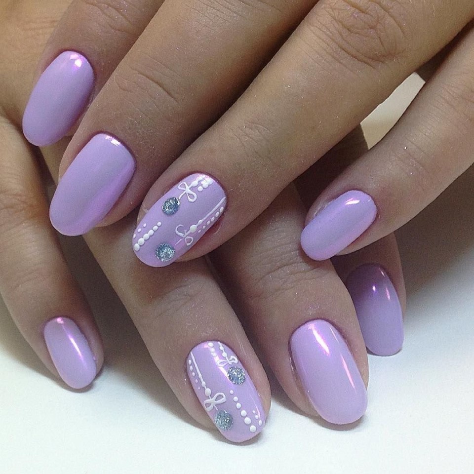Маникюр в сиреневых тонах
