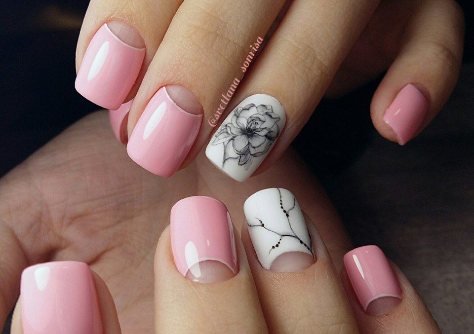 Лунный маникюр розовый