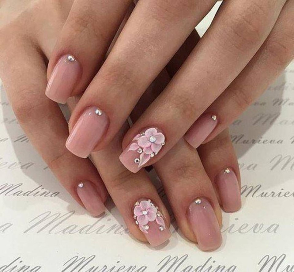 Весенний шеллак на короткие ногти