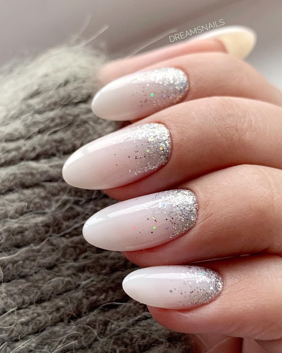 Маникюр с блестками