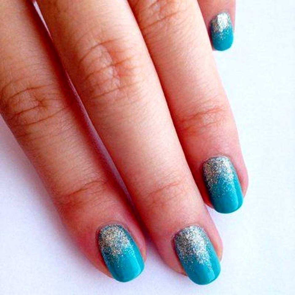 Голубой шеллак с блестками