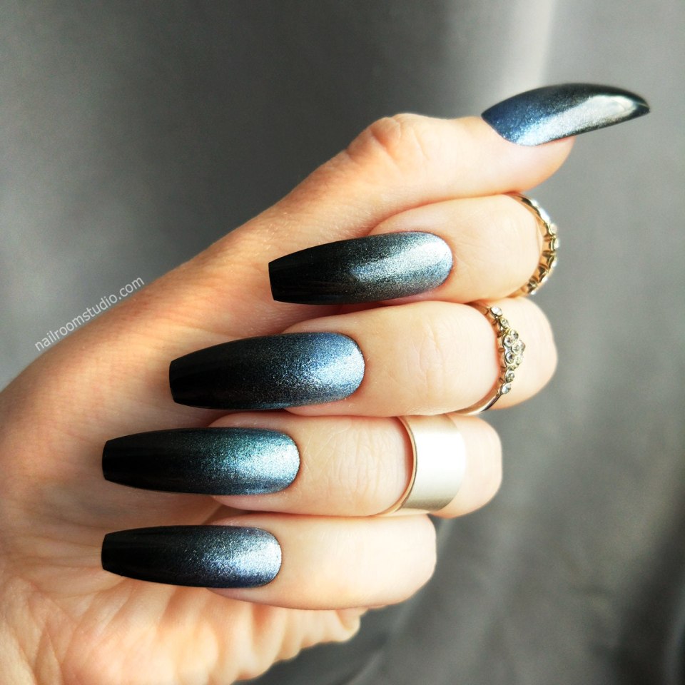 Черное омбре на длинные ногти