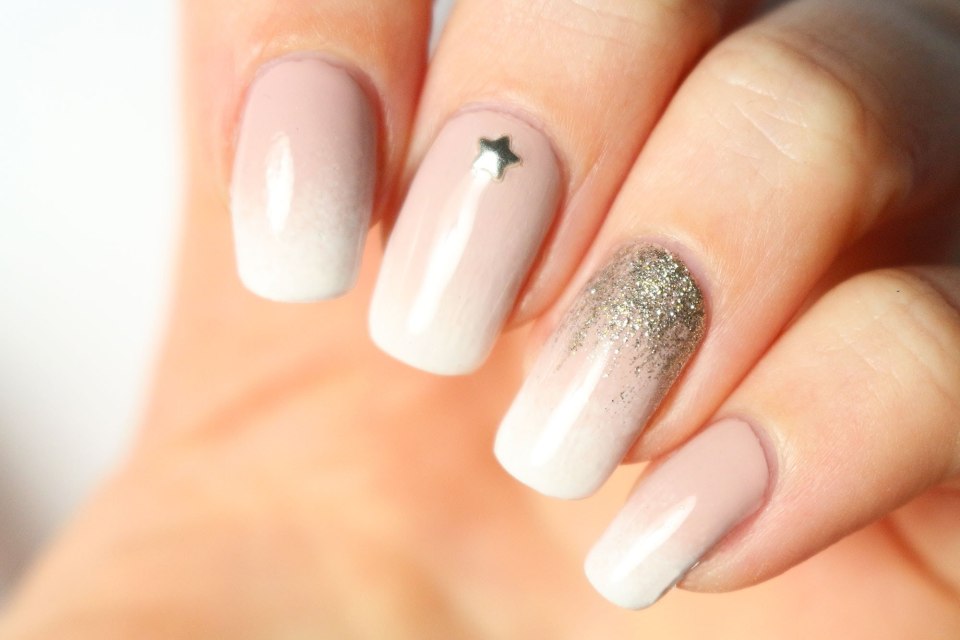 Нейтральный маникюр с градиентом