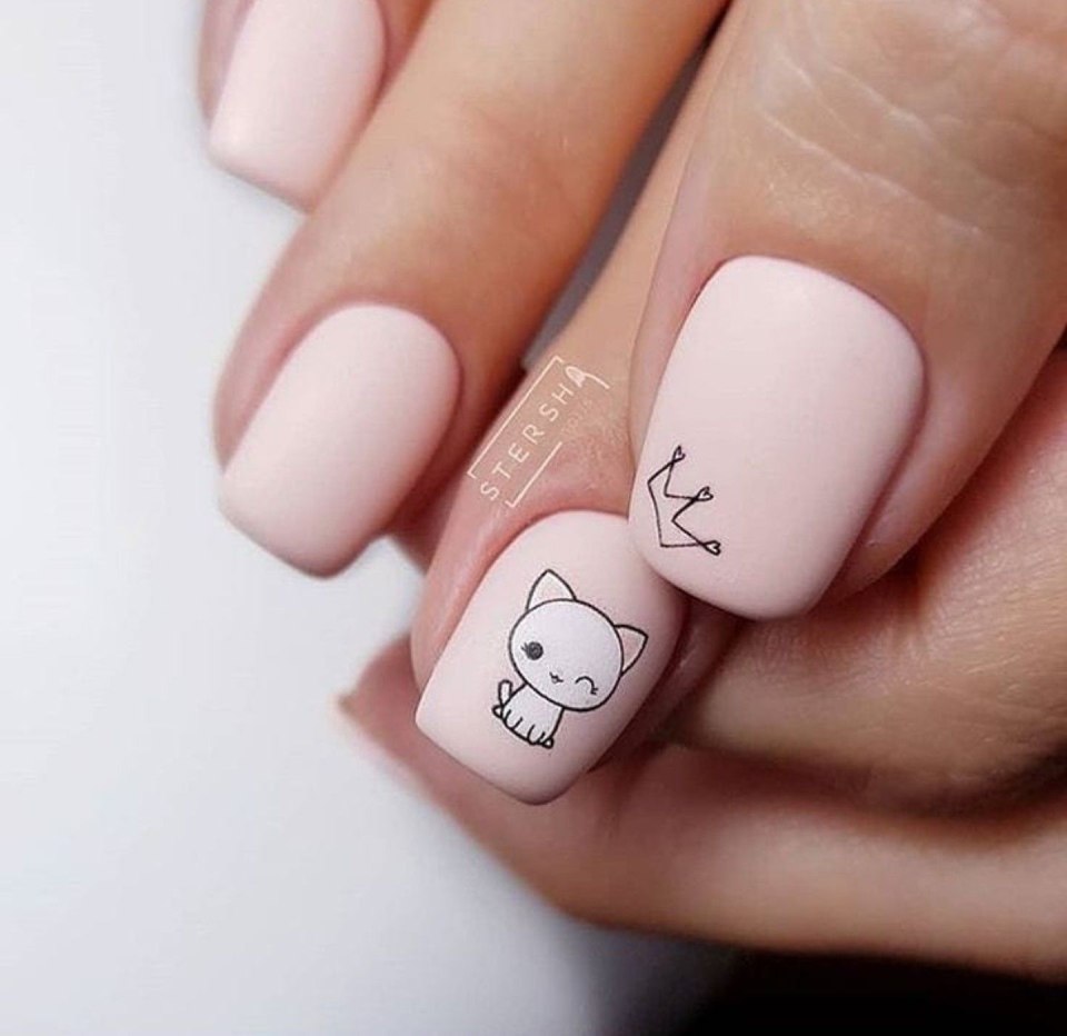 Маникюр с котиками