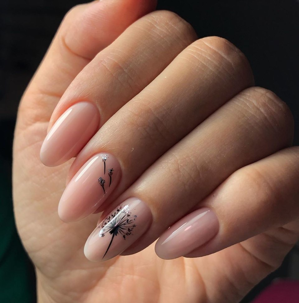 Маникюр геометрия френч нежный