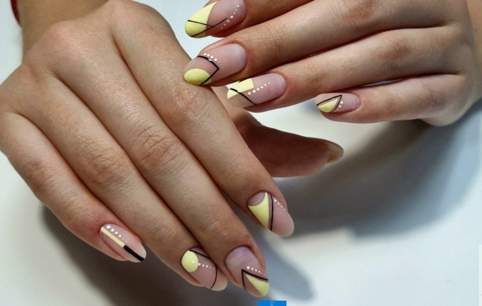 Светлый маникюр на длинные ногти