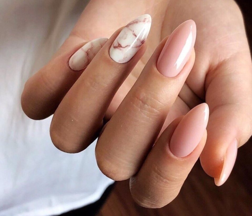 Маникюр 2021 миндаль мрамор