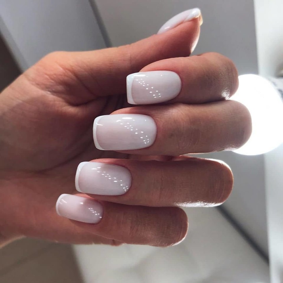 Молочные ногти маникюр на короткие
