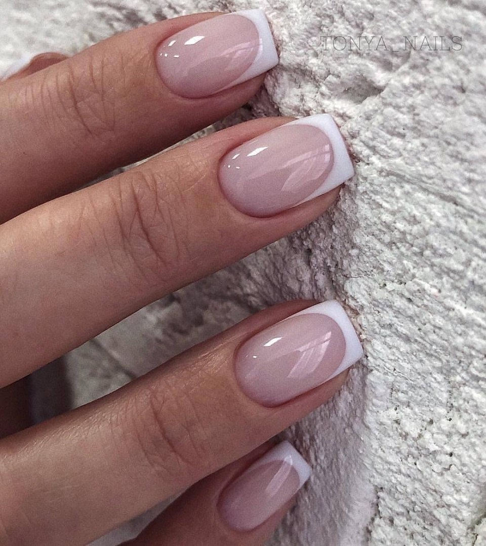 Французский маникюр матовый