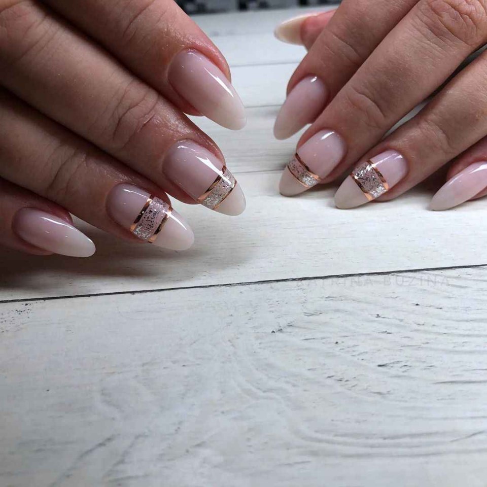 Молочный френч маникюр 2021