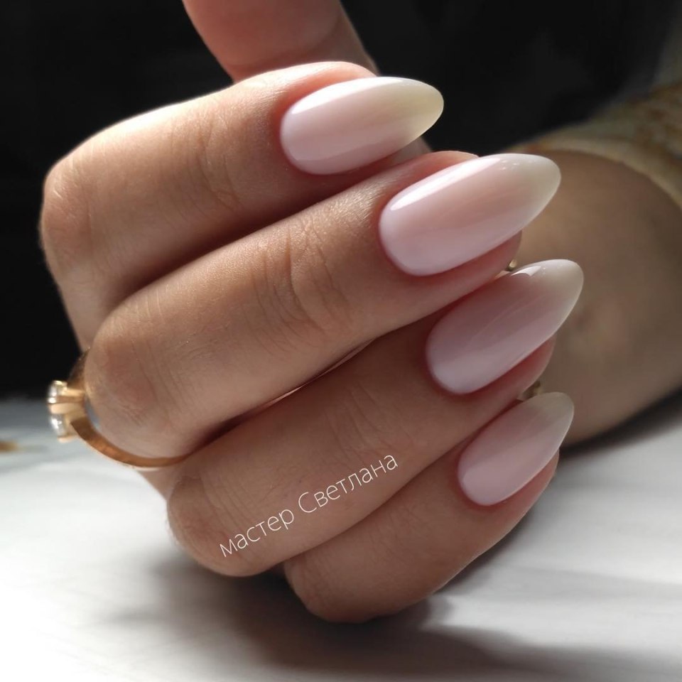 Растушеванный френч миндаль