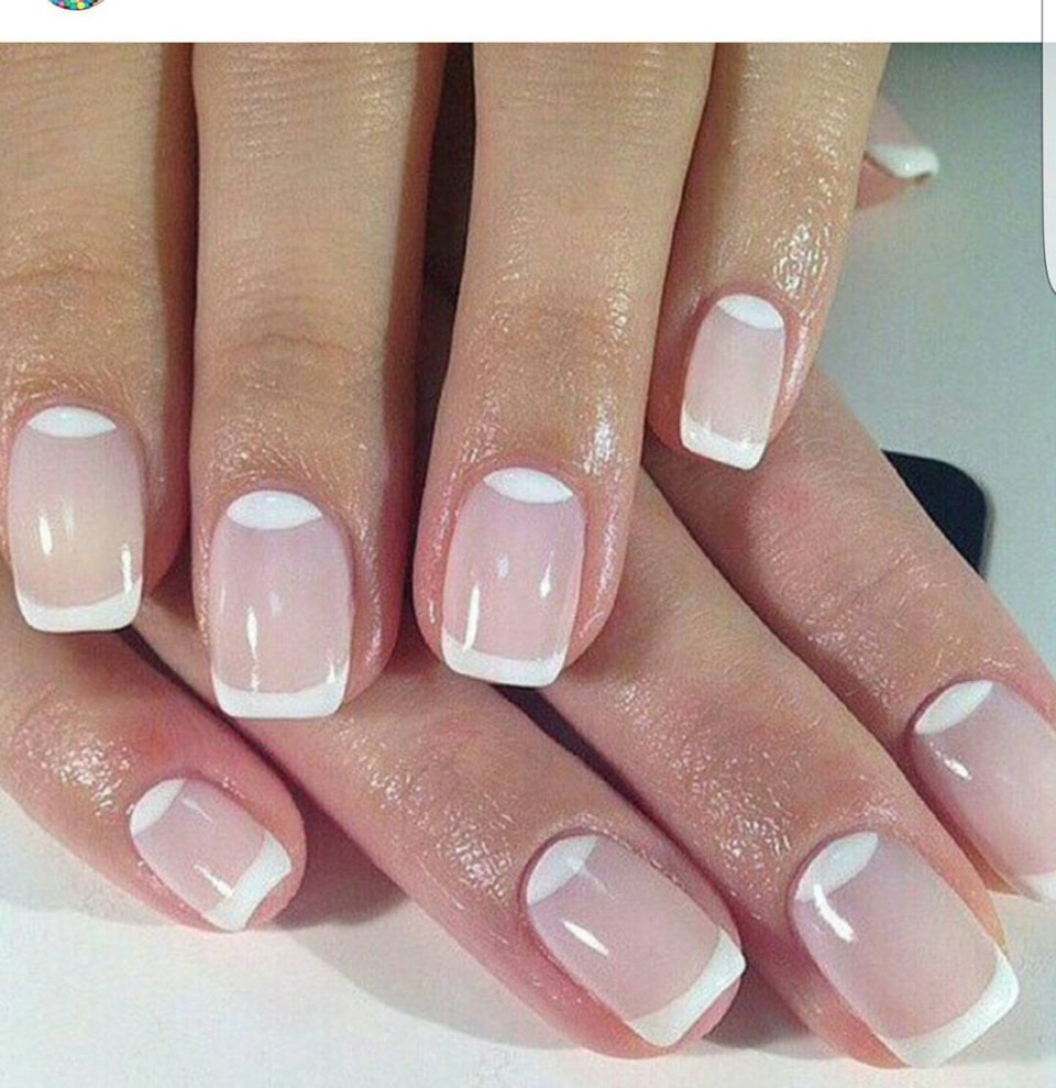 Маникюр френч белый с черным