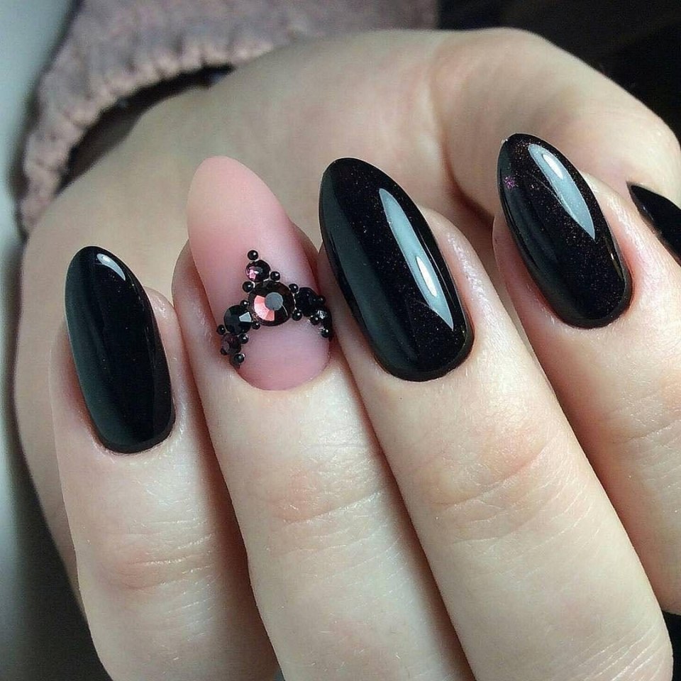 Черные ногти