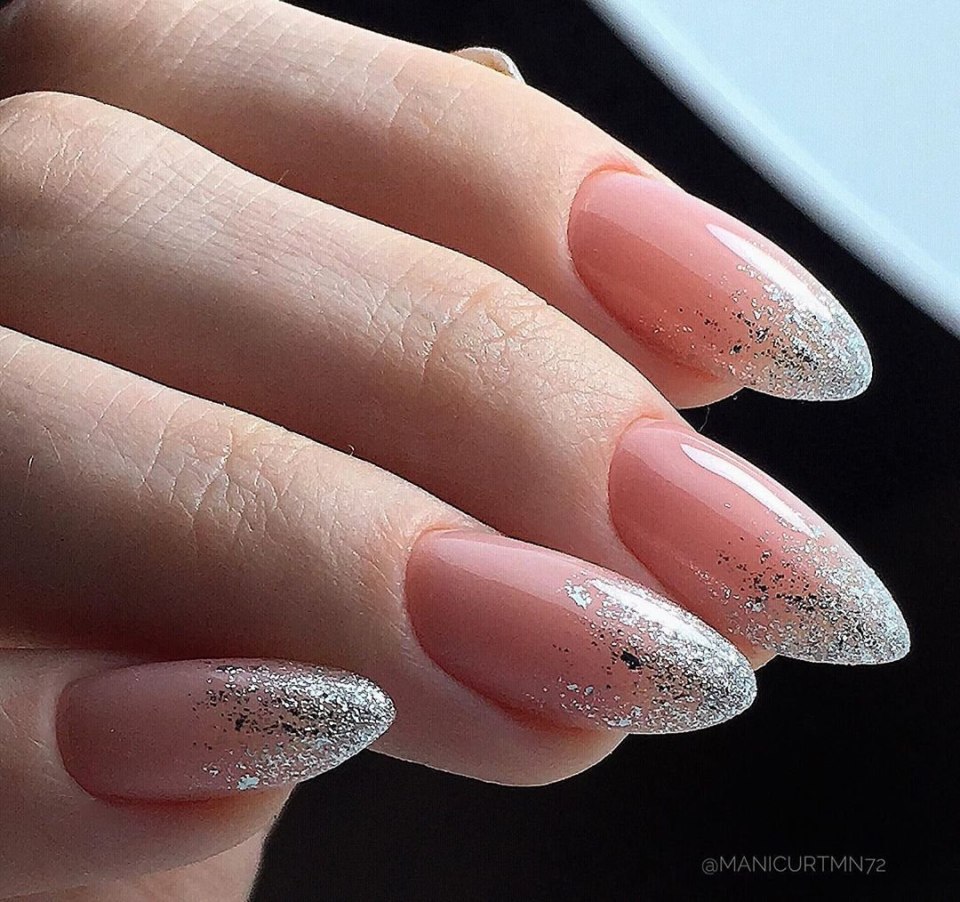 Нюдовый френч миндаль