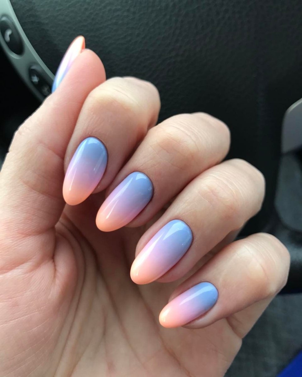 Маникюр на миндалевидные ногти градиент