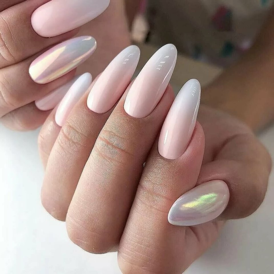 Маникюр нюд беж миндаль