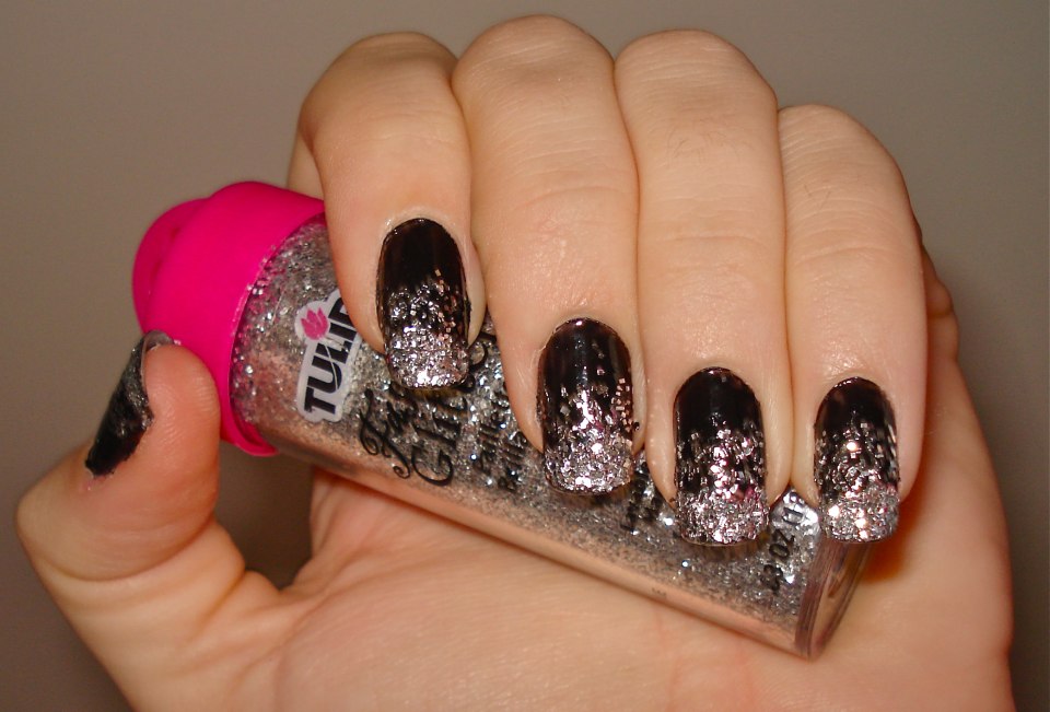 Маникюр с блестками