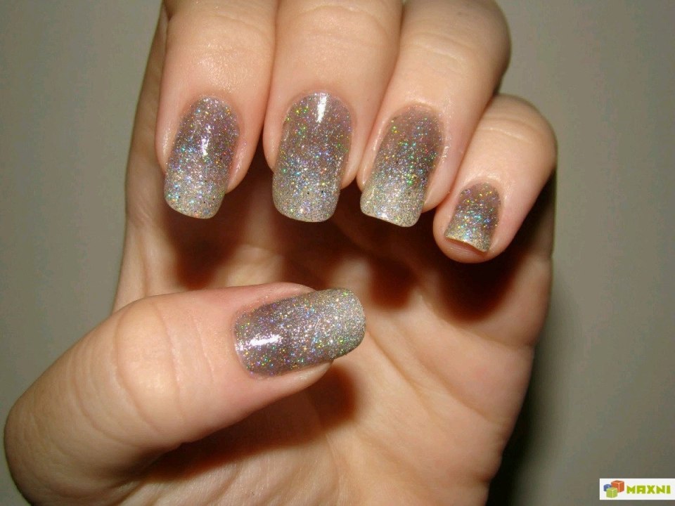 Маникюр с блёсткаююююю