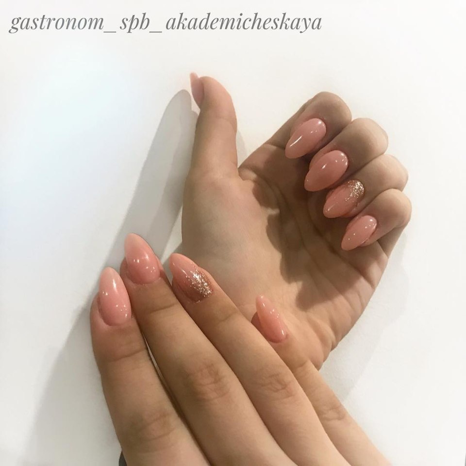 Маникюр длинные ногти миндаль