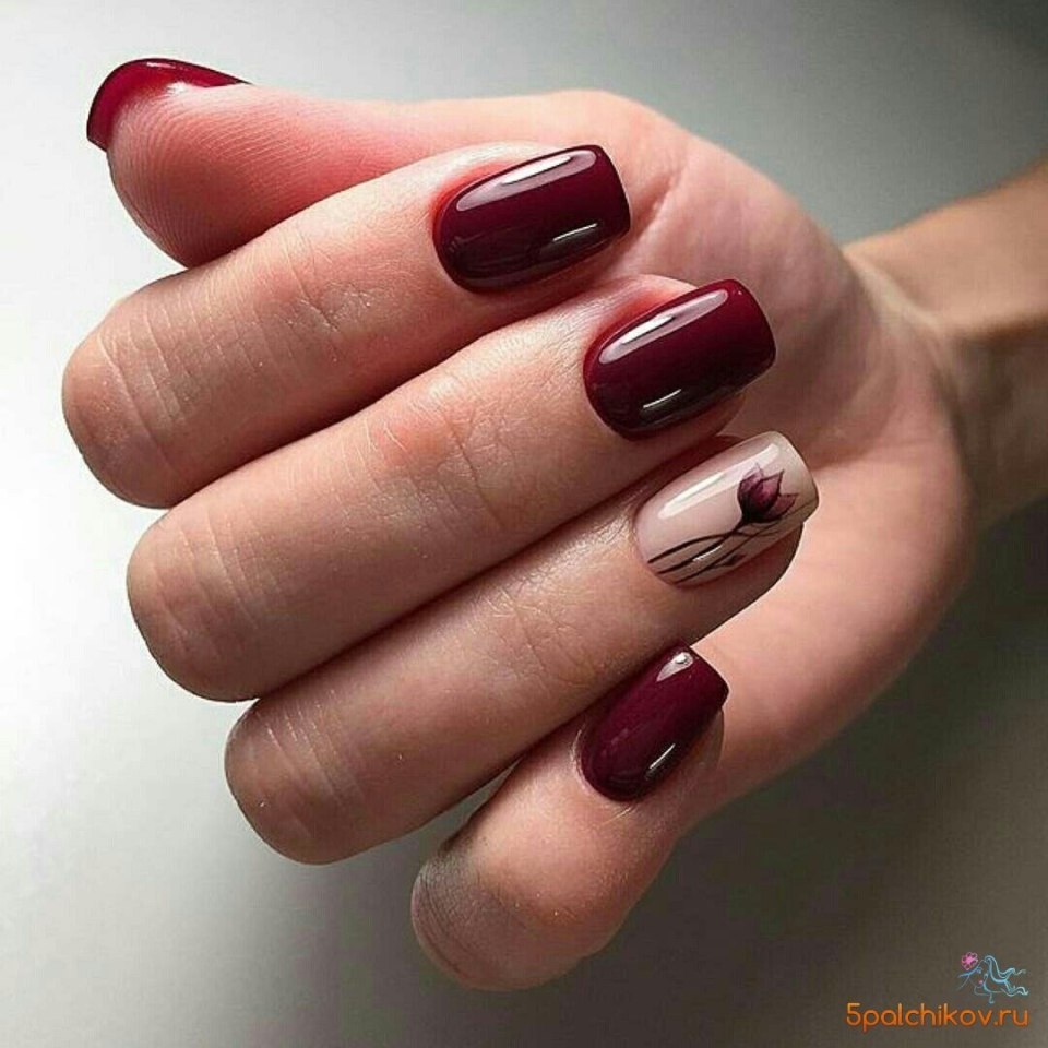 Сливовый маникюр на короткие ногти