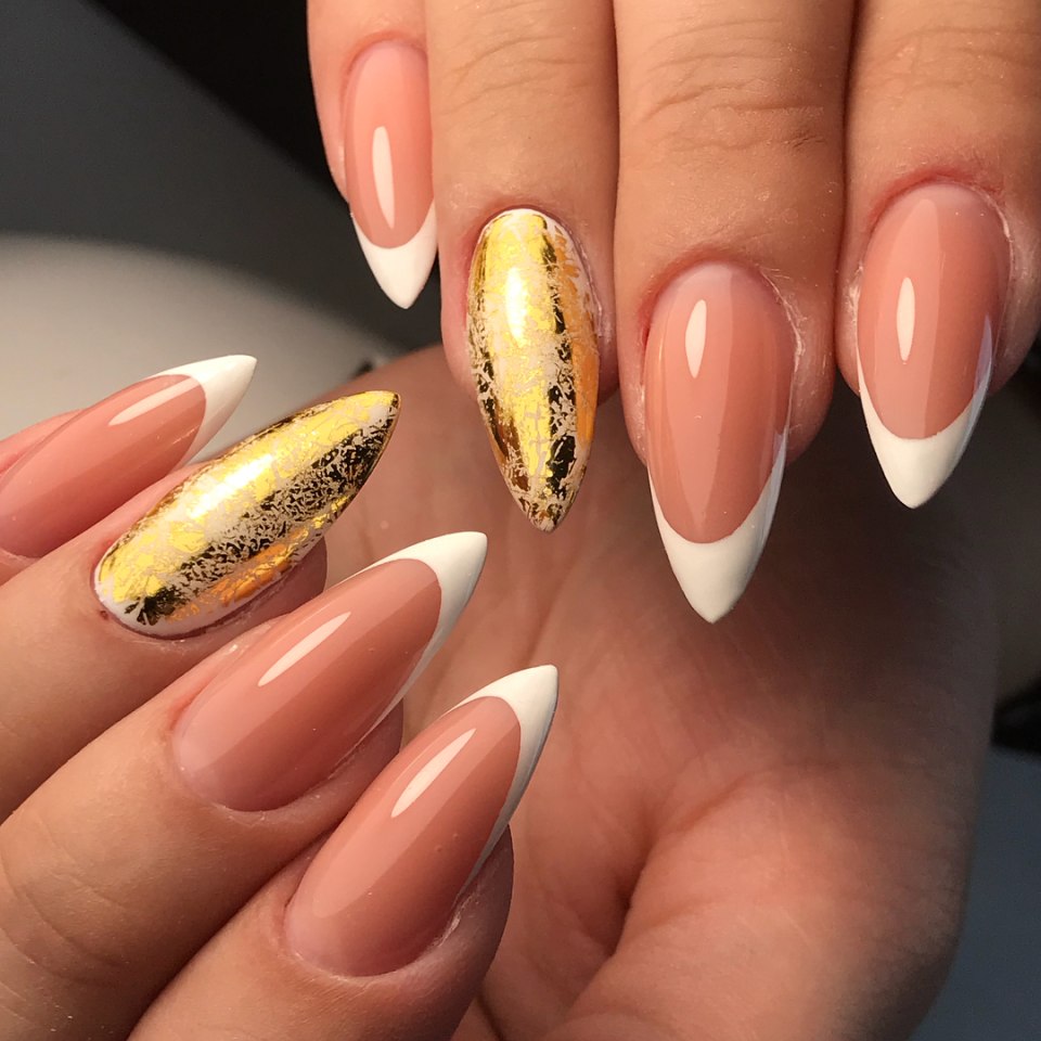 Неоновый френч миндаль