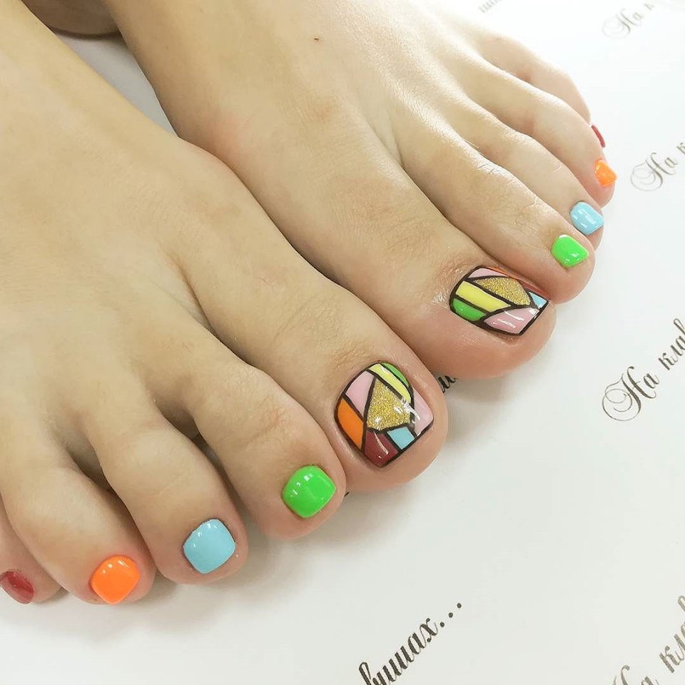 Маникюр педикюр 1500