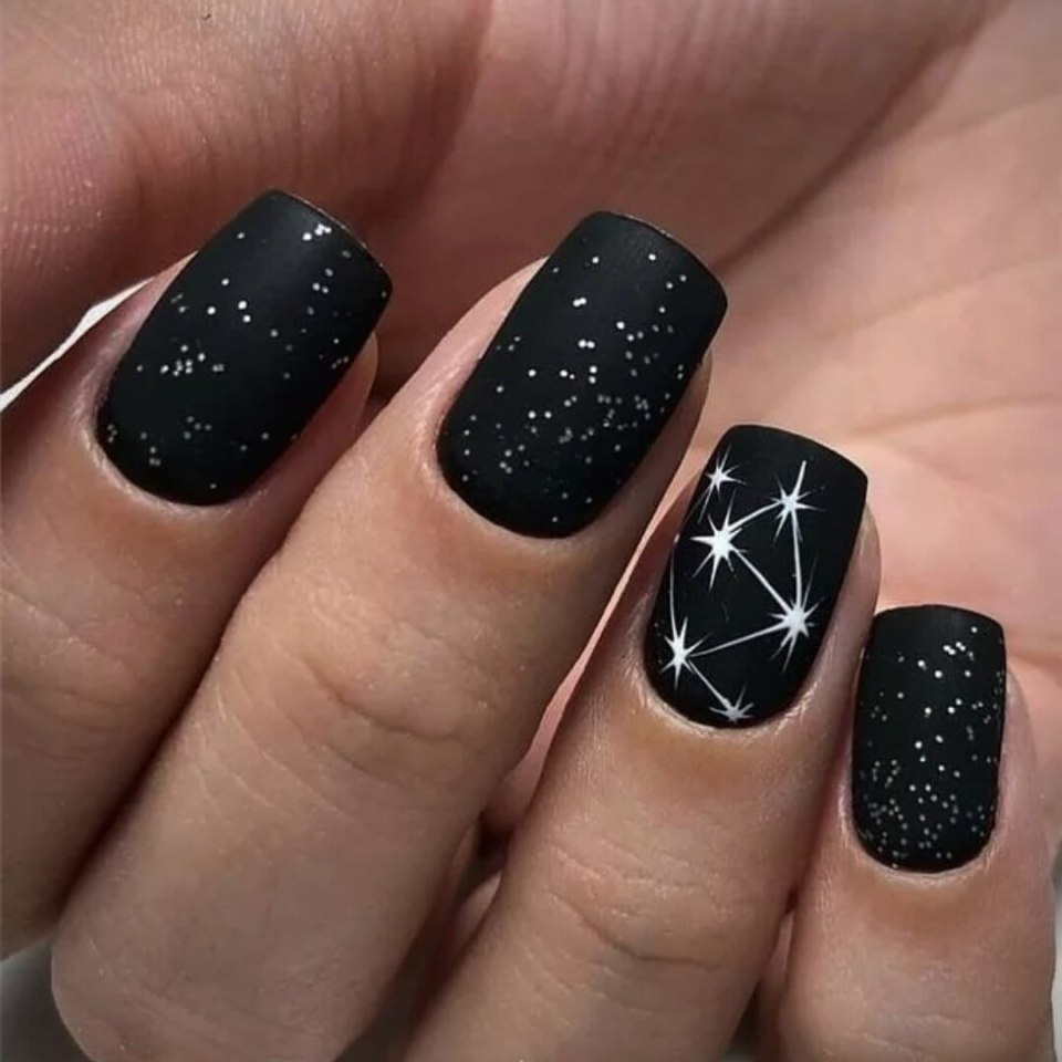 Черные ногти