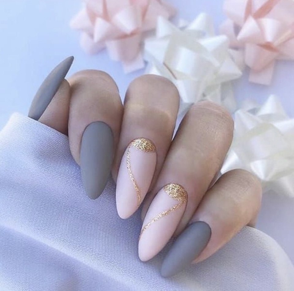 Матовые пастельные ногти