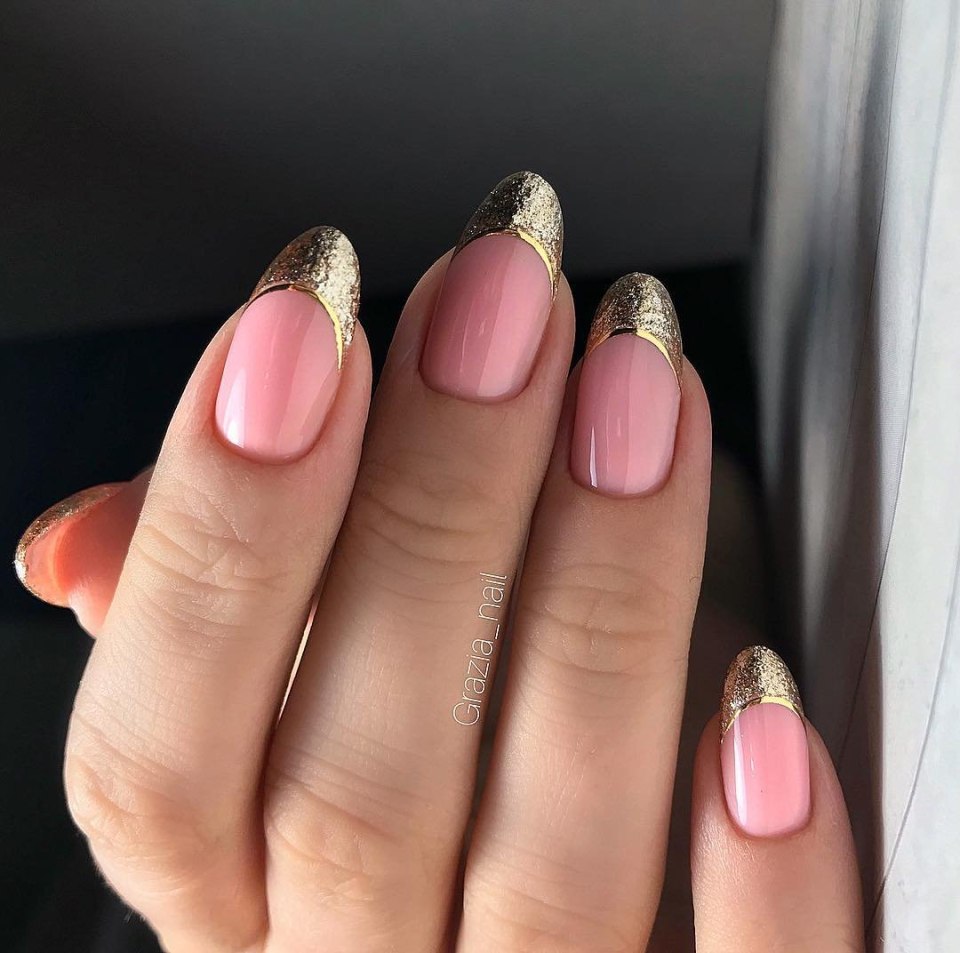 Маникюр золотой френч